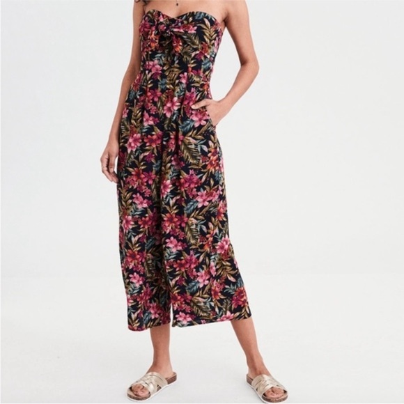 NWT AE Tropical Floral Tie Front Strapless Jumpsuit - Picture 1 of 15